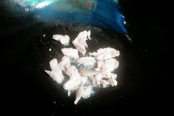 五花肉炒大白菜的做法图解2