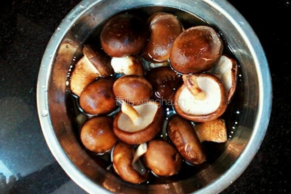 清烧鸡肉菌的做法图解2