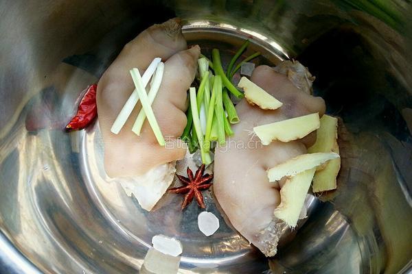 猪脚花生的做法图解8