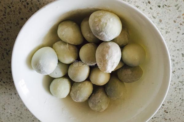 椒盐鹌鹑蛋的做法图解3