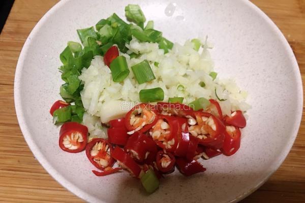 凉拌紫背菜的做法图解2