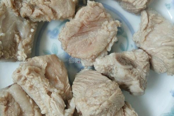 排骨花胶乌鸡汤的做法图解5