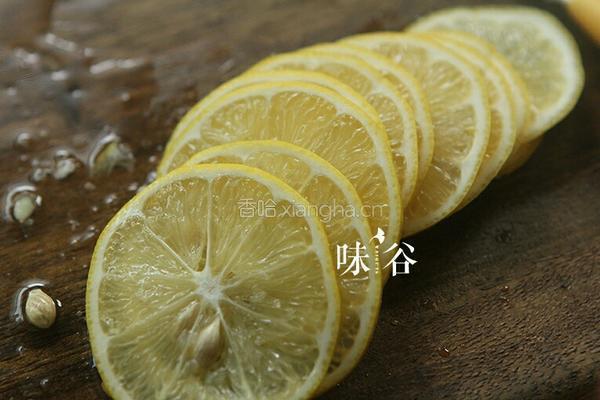 蜂蜜泡柠檬的做法图解3