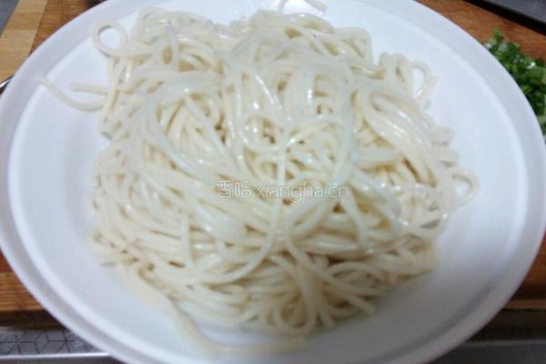 开洋葱油拌面的做法图解15