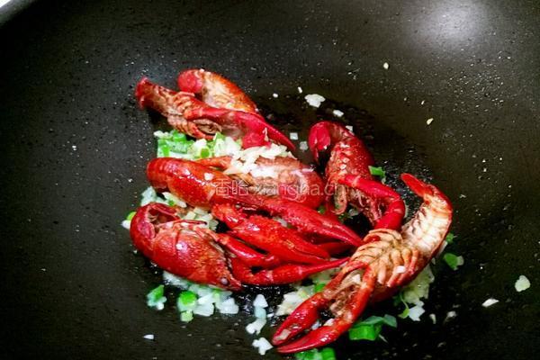蒜泥小龙虾的做法图解8