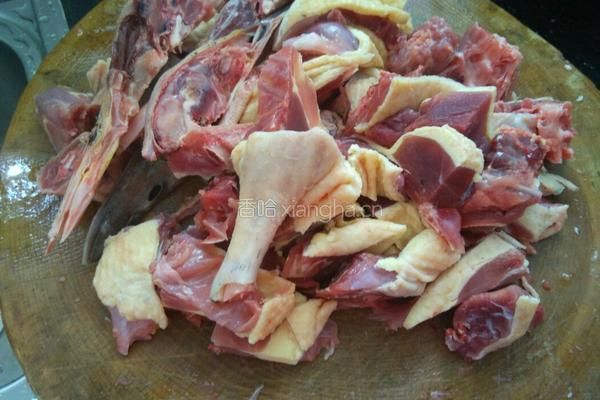 红烧鹅肉的做法图解1
