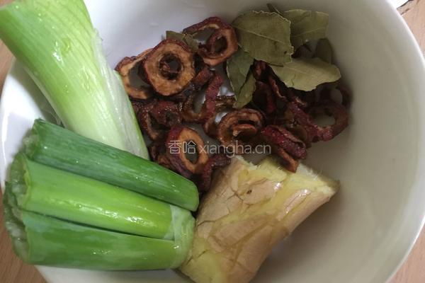 黄豆炖猪手的做法图解7