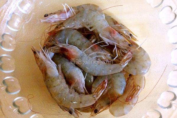 蒜蓉蒸大虾的做法图解2
