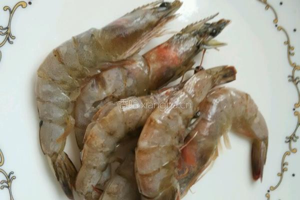 萝卜丝竹节虾汤的做法图解1