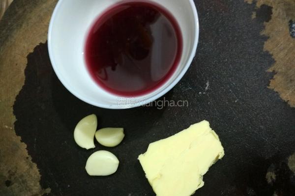 干煎牛排配红酒汁的做法图解3