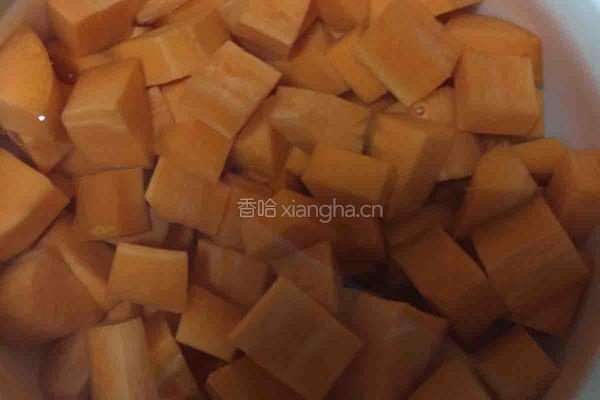 胡萝卜炒土豆的做法图解1