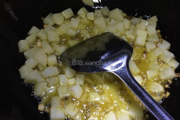 胡萝卜炒土豆的做法图解6