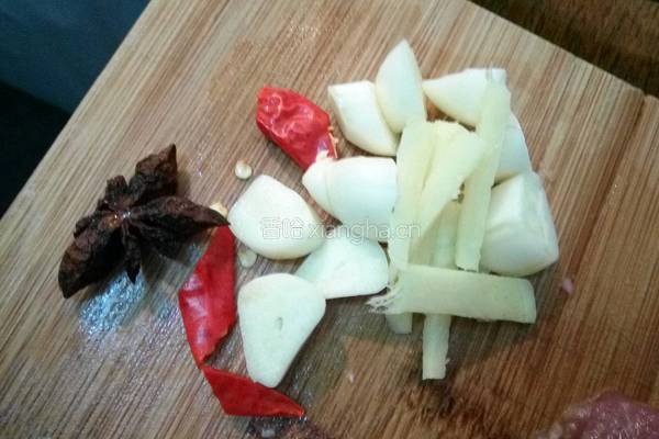 芋头炖肉的做法图解3