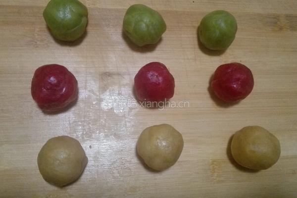 多彩冰皮月饼的做法图解7