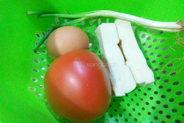 番茄鸡蛋豆腐汤的做法图解1