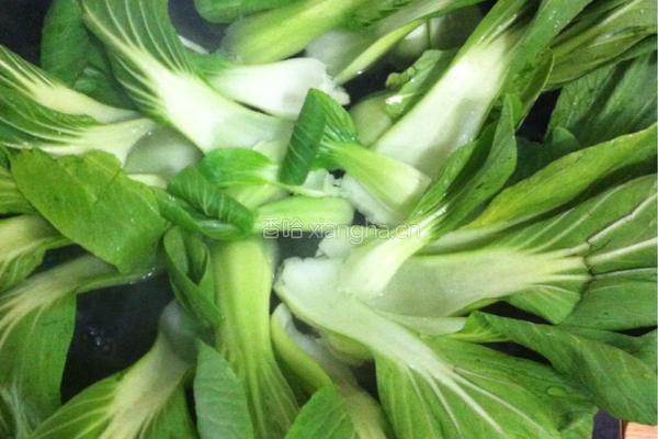 香菇炒青菜的做法图解2