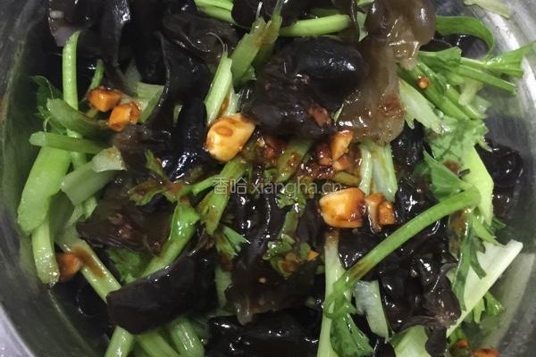 芹菜拌木耳的做法图解8