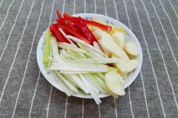 红烧扒皮鱼的做法图解2