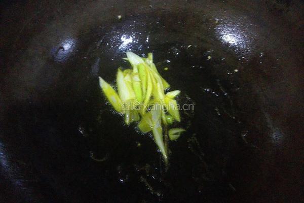 青椒豆腐干炒肉丝的做法图解6