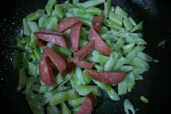 火腿肠炒扁豆的做法图解7