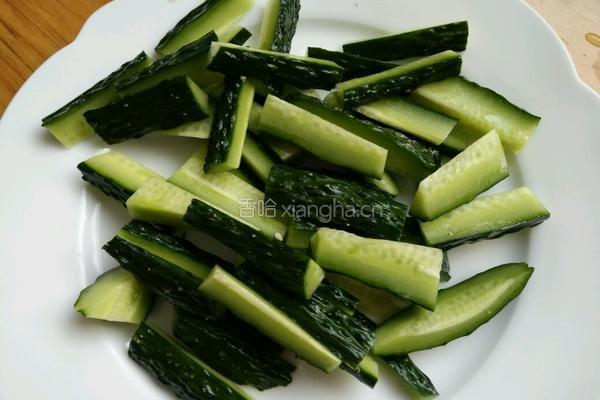 腌黄瓜条的做法图解1