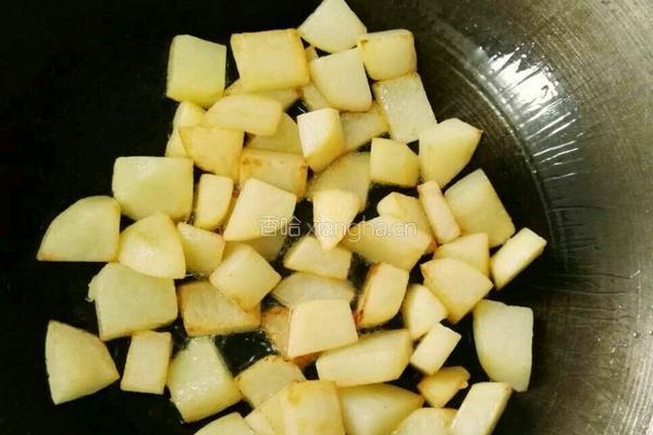 咖喱土豆肉丁的做法图解3