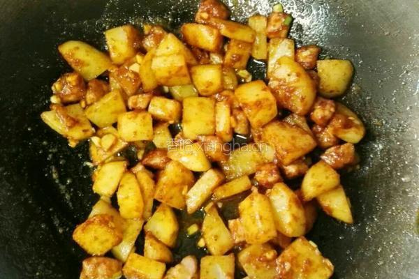 咖喱土豆肉丁的做法图解6