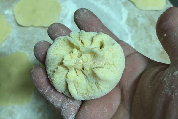 玉米面酸菜团子的做法图解10