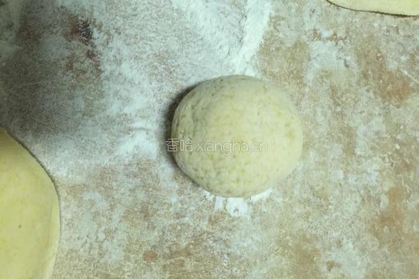 玉米面酸菜团子的做法图解11