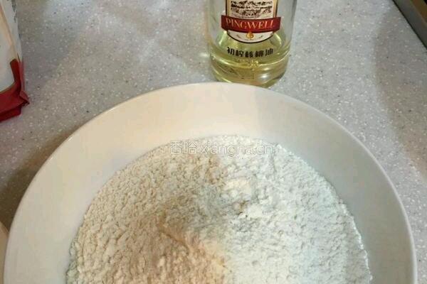 牛肉韭菜饺子的做法图解1