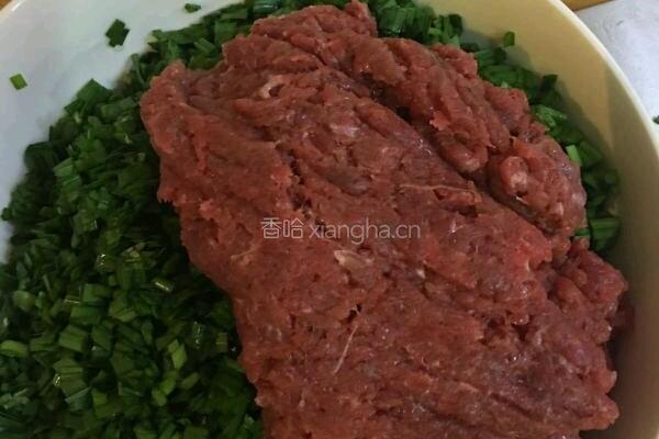 牛肉韭菜饺子的做法图解6