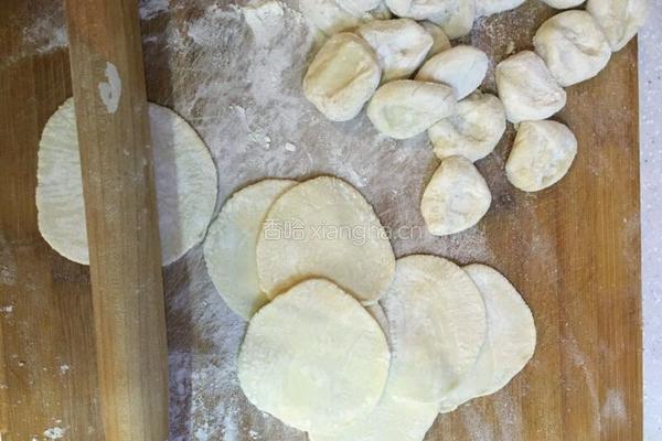 牛肉韭菜饺子的做法图解10