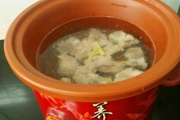 冬瓜排骨枸杞汤的做法图解4