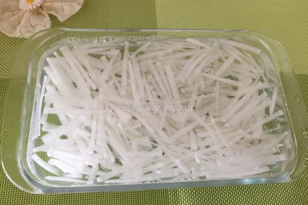 凉拌白萝卜的做法图解3