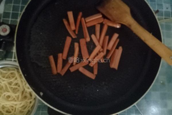 黑椒火腿意面的做法图解3