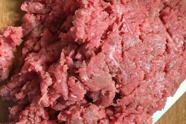 核桃油煎黑胡椒牛肉饼的做法图解2