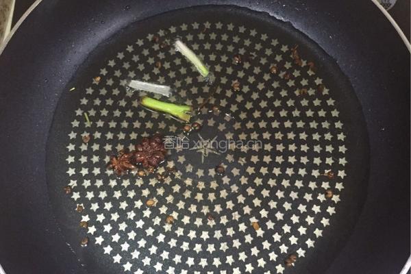 葱油拌面的做法图解1