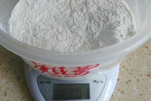 鸡肉苹果花边披萨的做法图解2