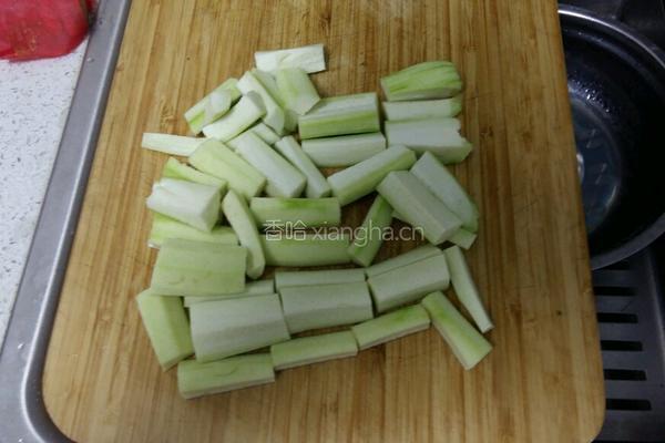丝瓜炒虾仁的做法图解1