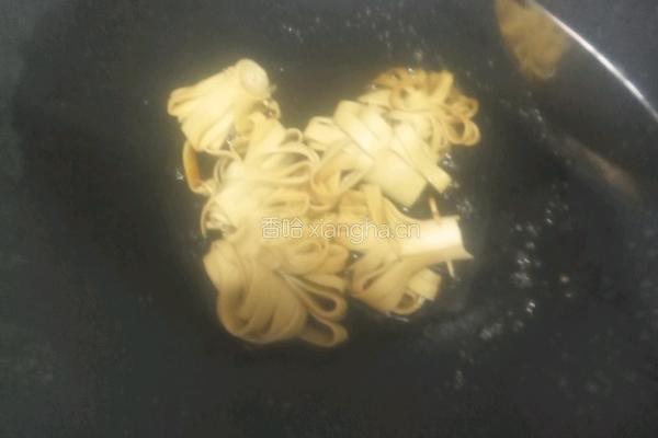 糖裹千张的做法图解2