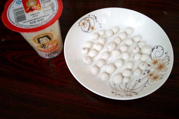 米酒小汤圆的做法图解1