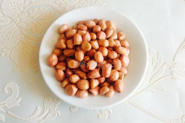 老醋菠菜花生米的做法图解2