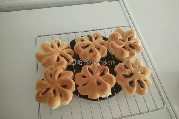 梅花型豆沙面包(面包机版）的做法图解6