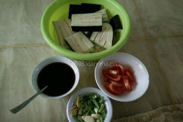 家常鱼香茄子的做法图解1