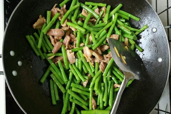 豆角炒肉片的做法图解7