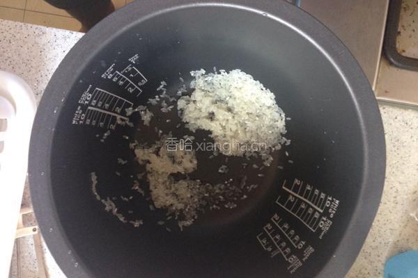 金针菇鸡肉粥的做法图解2