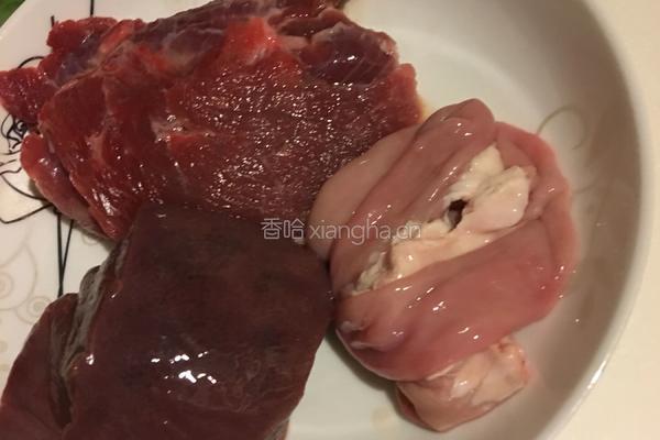 枸杞猪杂汤的做法图解1