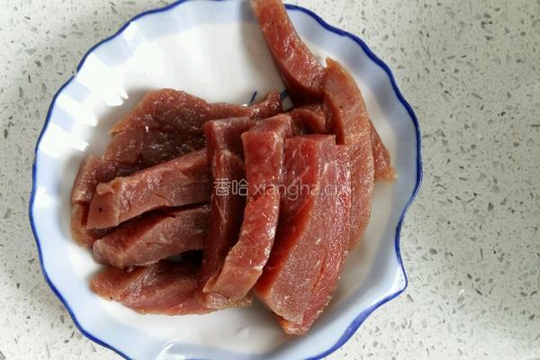 香酥牛肉的做法图解1