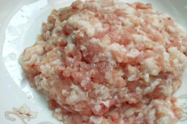 酸腌菜炒肉末的做法图解1