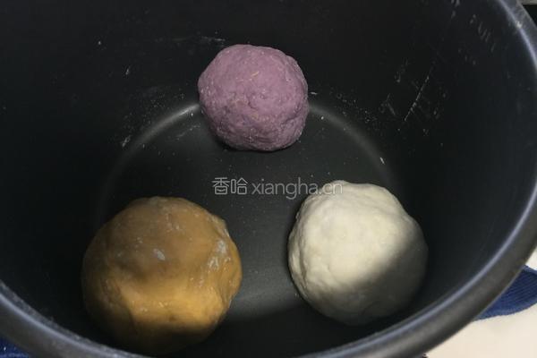彩色绣球馒头的做法图解2